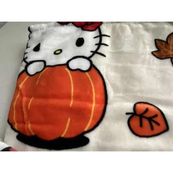 Hello Kitty Autumn Fall Leaves Pumpkins White Soft Throw Blanket 50 x 70” NEW - Picture 7 of 12
